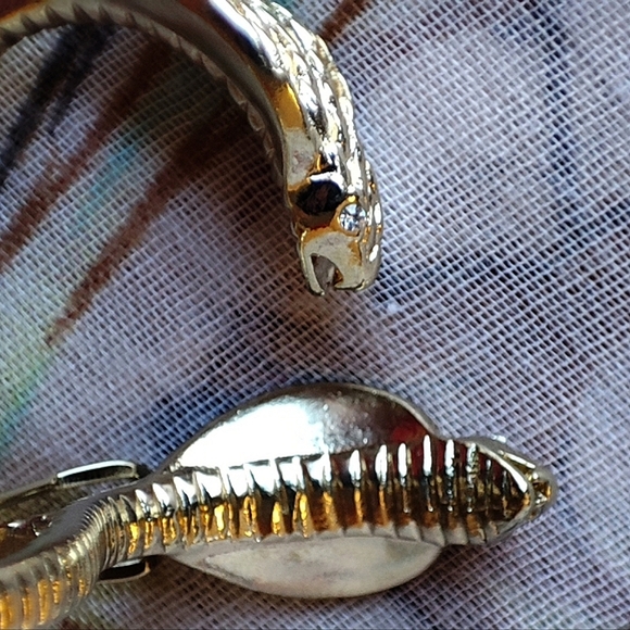 Cobra Snake Venomous Oversized Gold Tone Pierced Statement Earrings Oddities EUC - Picture 8 of 12